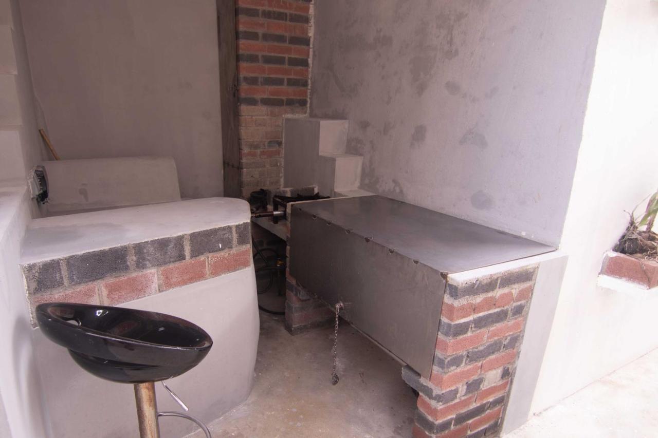 Azamat Self-Catering Apartment Pointe La Rue Ngoại thất bức ảnh