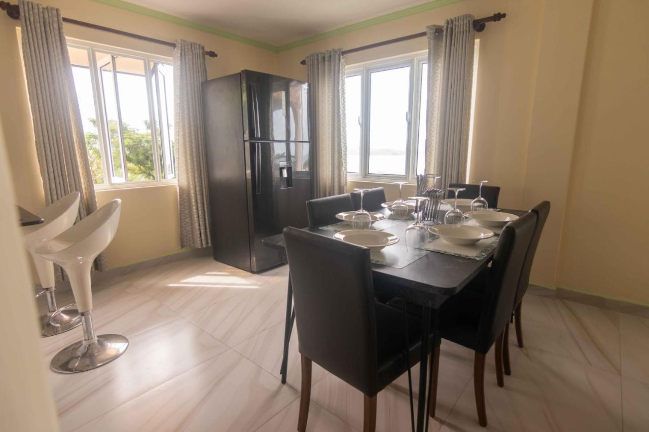 Azamat Self-Catering Apartment Pointe La Rue Ngoại thất bức ảnh